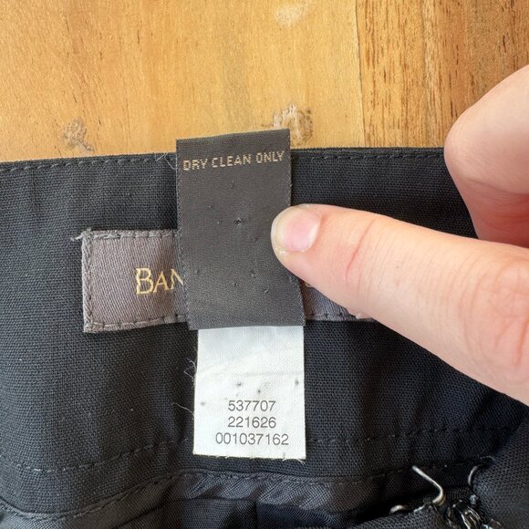 Banana Republic black pencil skirt - Picture 4 of 4